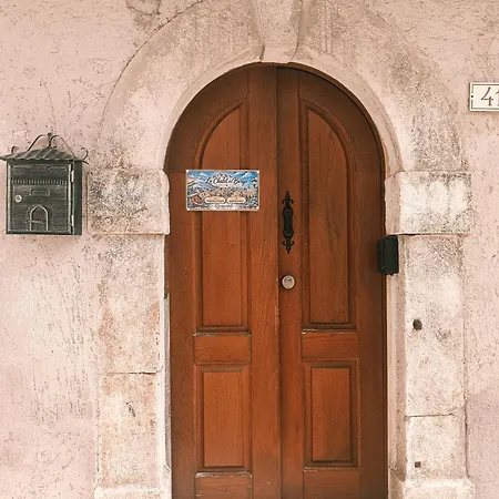 Lo Del Borgo شقة *